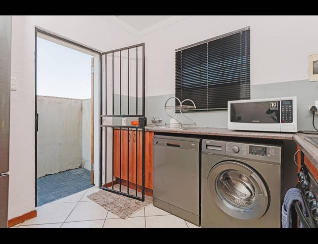 2 BEDROOM TOWNHOUSE FOR SALE IN HALFWAY GARDENS